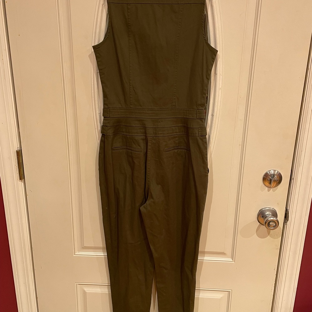 VENUS olive green jumpsuit (skinny,long) gold zipper and buttons with pockets
